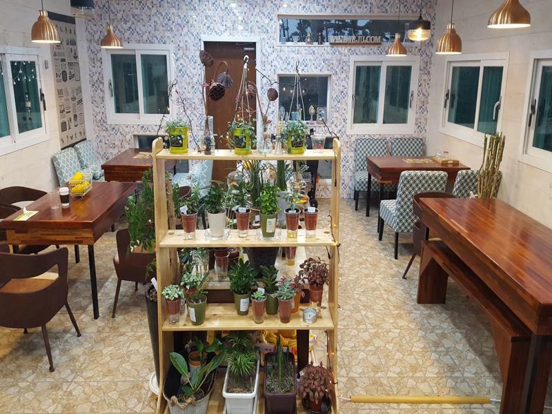 Wind Jeju Cafe & Pension Seogwipo Exterior foto