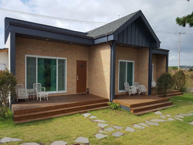 Wind Jeju Cafe & Pension Seogwipo Exterior foto